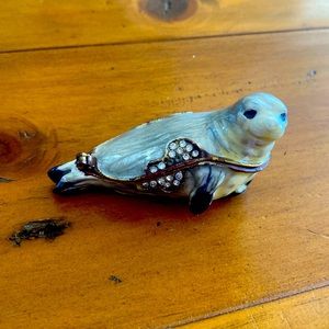 Cute little Seal trinket holder.